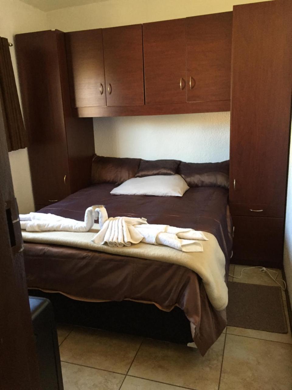 אידנווייל Eagle Crest Executive Lodge מראה חיצוני תמונה